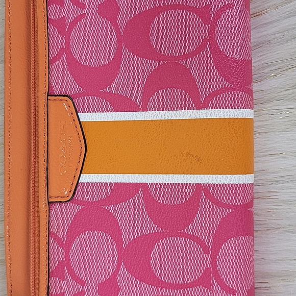 Coach Wristlet - Picture 2 of 9